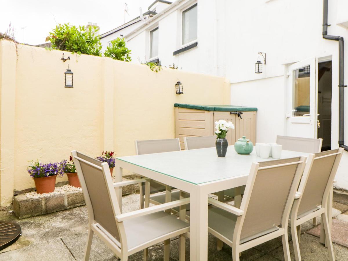 The Yellow House, 13 King Street Dawlish Dış mekan fotoğraf
